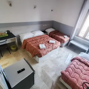  Otel Emmy